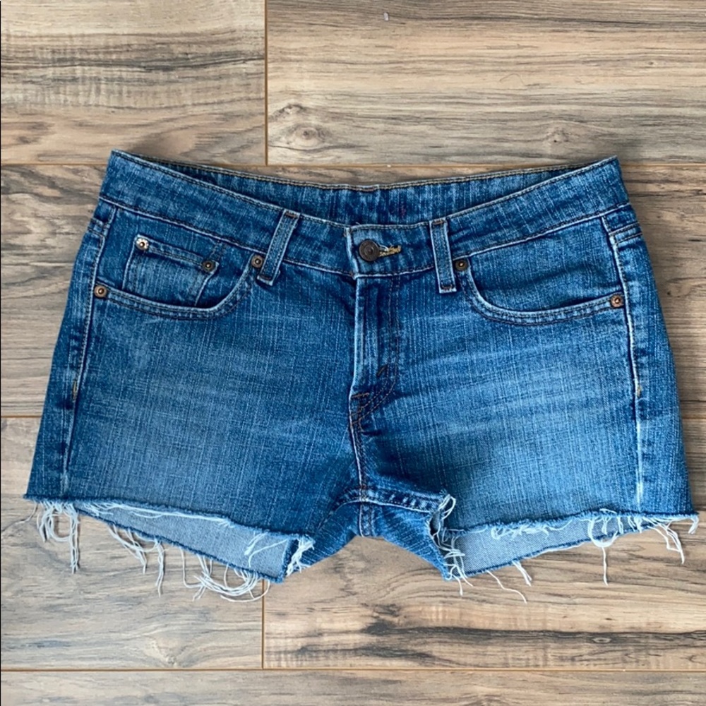 Levi’s cut off jean shorts